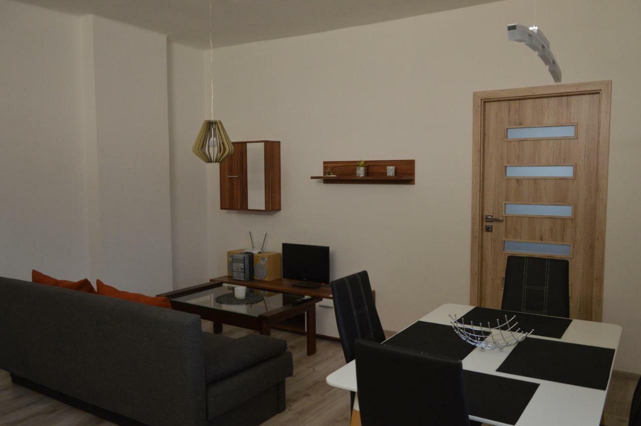 Apartmanovy Byt Trebon Exterior photo